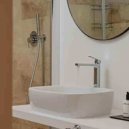 Piscina -palestra - Sauna + Posto Auto Privato *